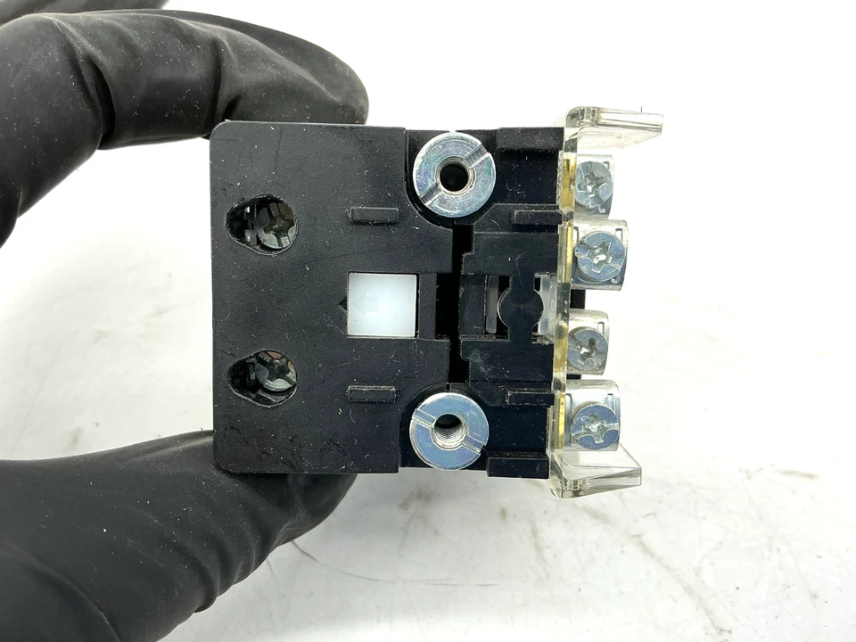 Nuevo Allen Bradley 800T-2JRH17KB7AX Ser V Interruptor Selector Rojo LED Sin Tapa - Sin Caja Foto 4 de 4