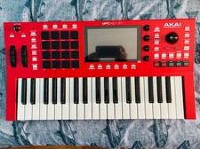 Akai Professional MPC Key 37 Standalone Sampl...