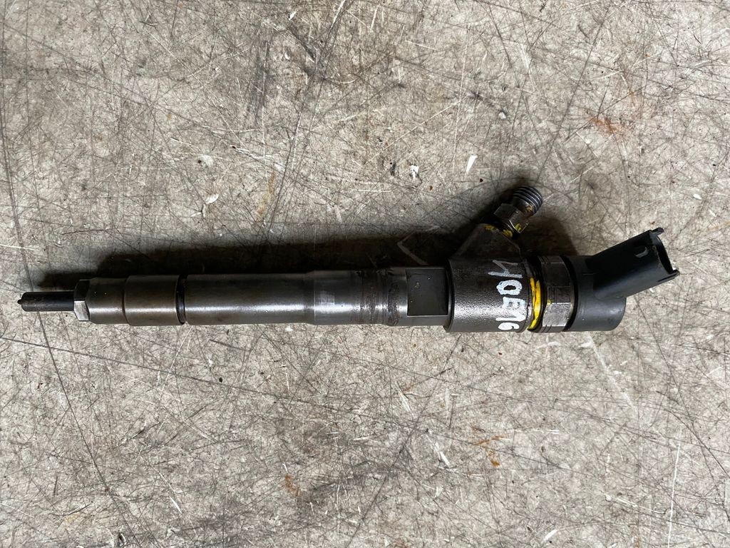 Inyector de combustible diésel Iveco Daily 6ª generación 2017 504389548 100 kW ERD18068