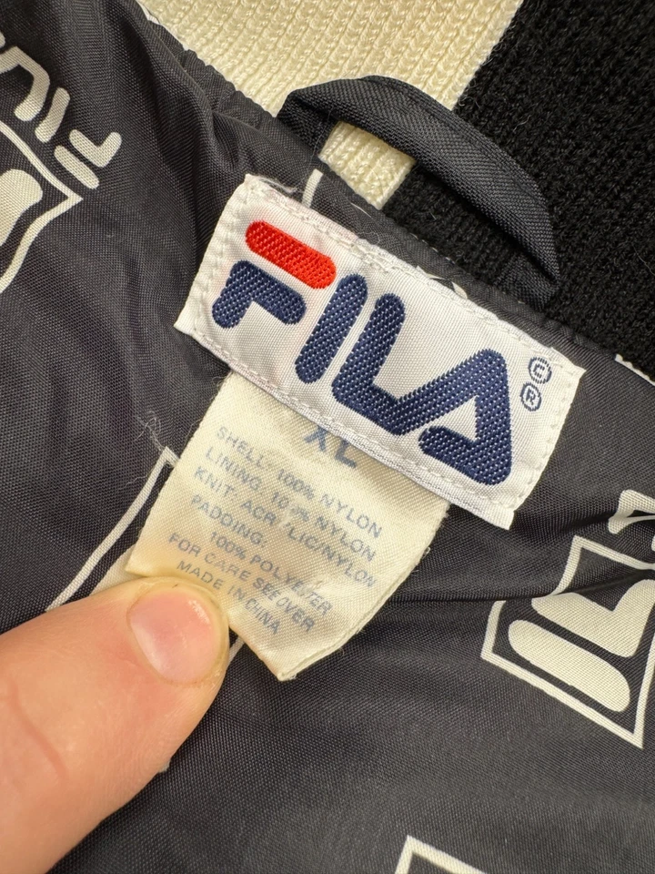 复古 Fila 背心男式 XL 色块绗缝全拉链刺绣 Puffer 夹克 90 年代 — 第 3/4 张图片