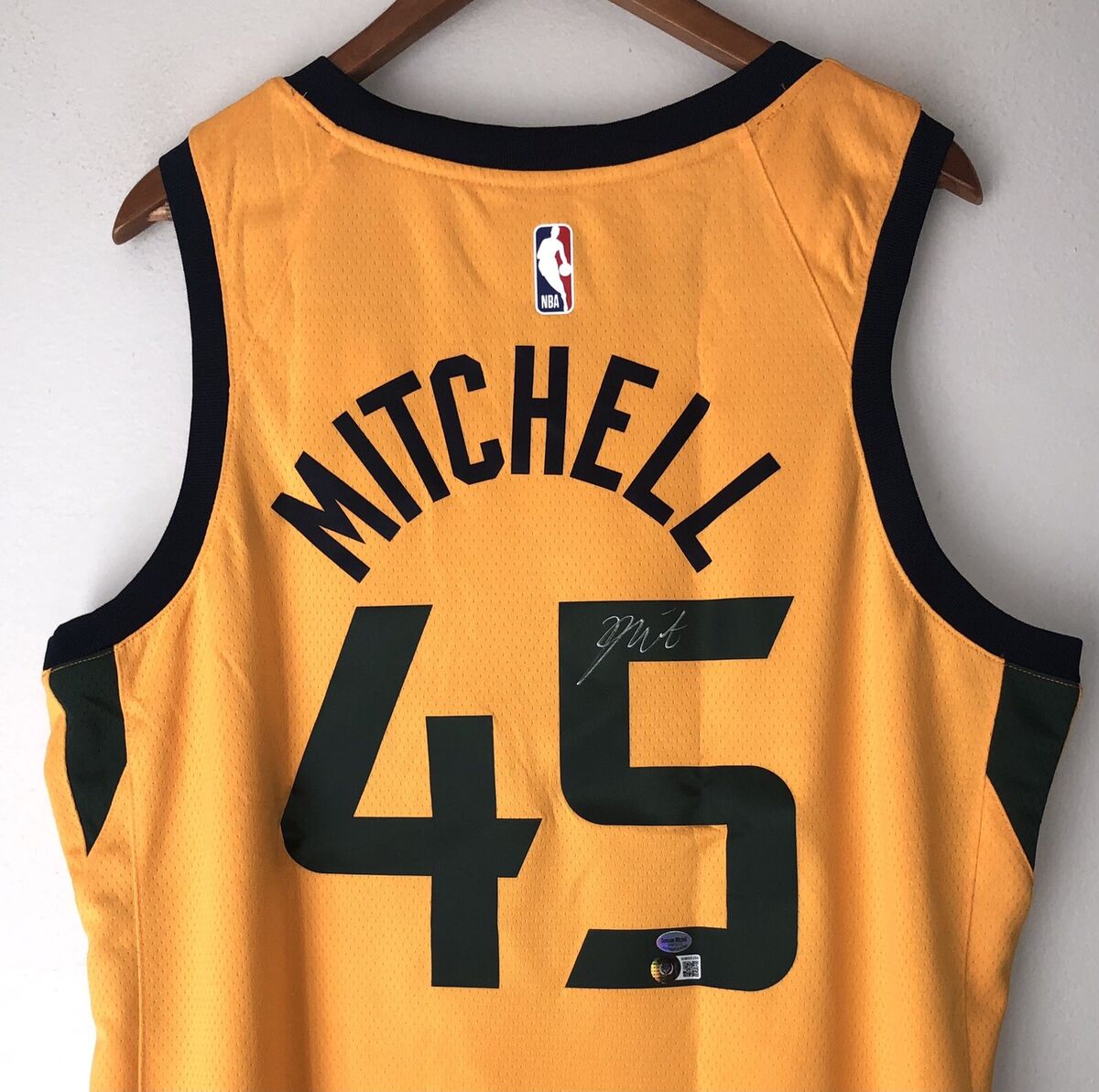 Donovan Mitchell signed Utah Jazz autographed Fanatics Authentic NBA Jersey  BAS