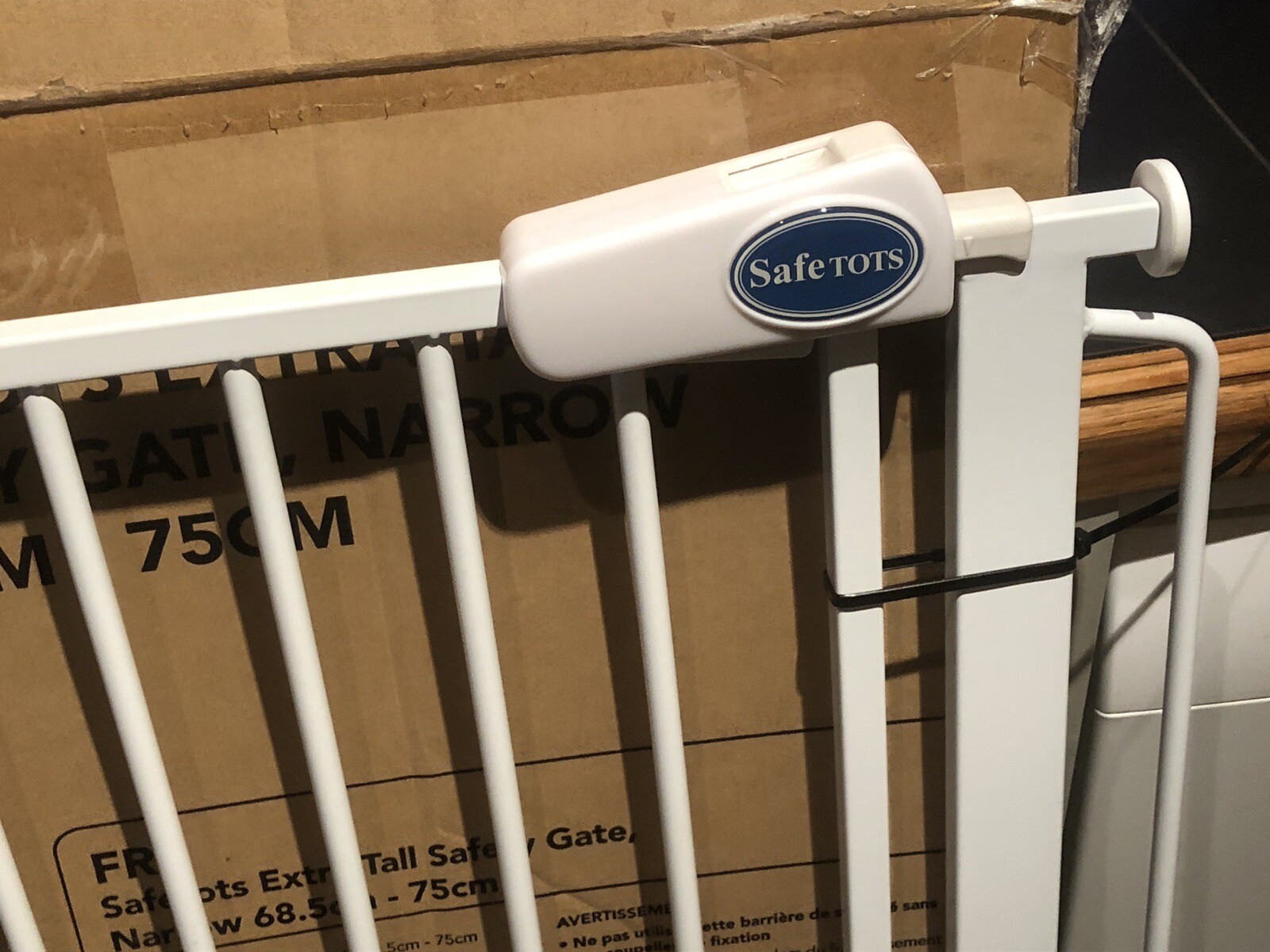 Safetots Extra Tall Pressure Fit Stair Baby Gate Narrow Width 68.5cm