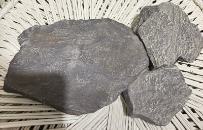 THE HERD - BY MARTHA CAREY #1637 TRI-LEVEL ROCK DISPLAY BASE
