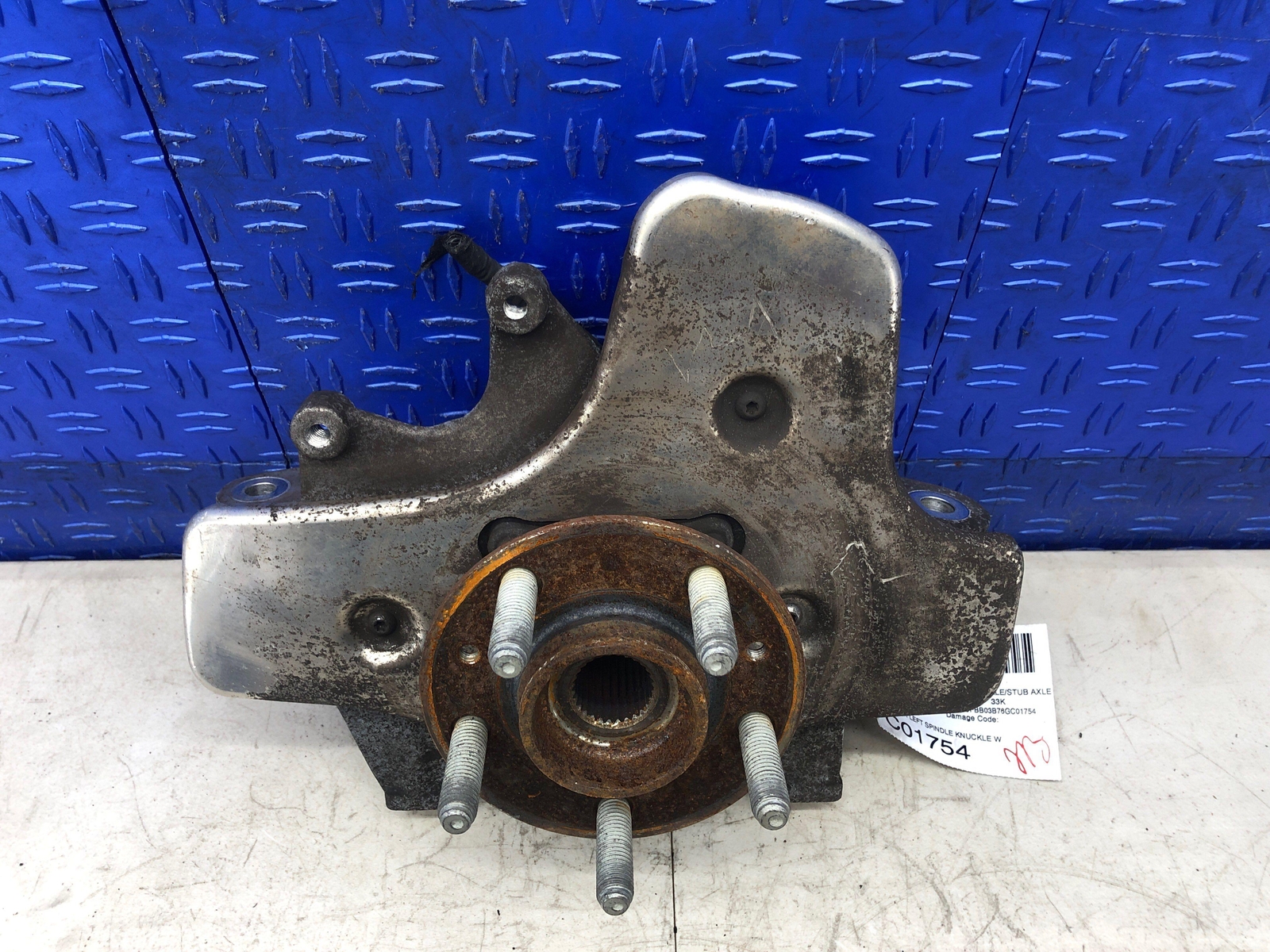 2006-2018 ASTON MARTIN VANTAGE V8 REAR LEFT SPINDLE KNUCKLE WHEEL BEARING HUB