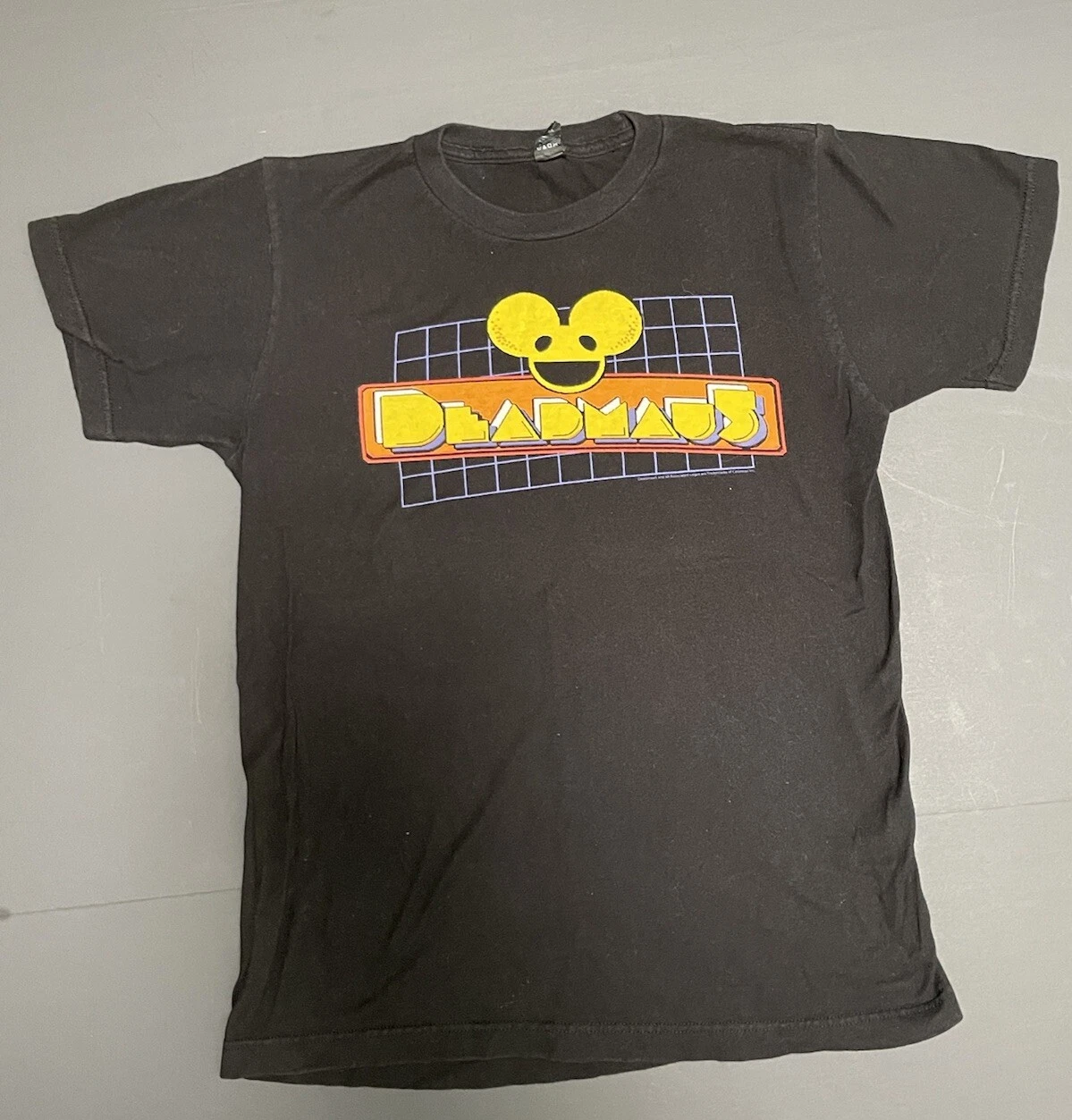 Yellow Grid Logo Graphic T-Shirt (Black)