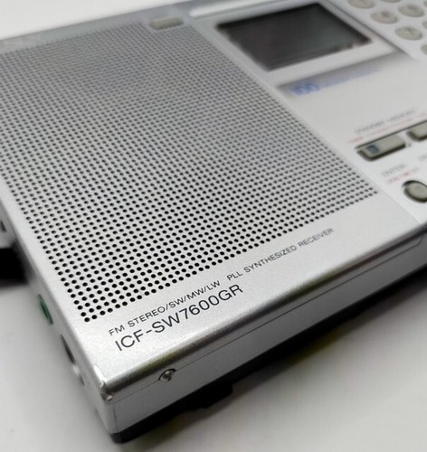 SONY World Band Receiver ICF-SW7600GR AM/FM/SW/SSB Radio Used Tested - Picture 6 of 6