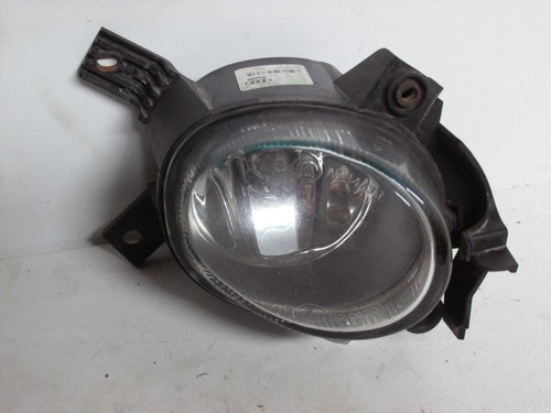 Audi A4 B7 8E Nebelscheinwerfer mit Lampenträger rechts 8E0941700C