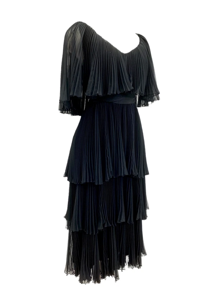 Vestido de cóctel negro plisado Richilene vintage años 70 diseñador vintage años 70 Foto 4 de 4