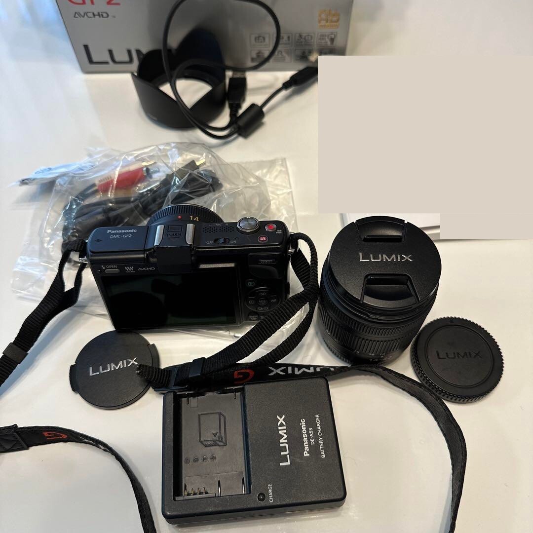 Panasonic LUMIX DMC-GF2 H-H014 H-FS014042 Black Digital