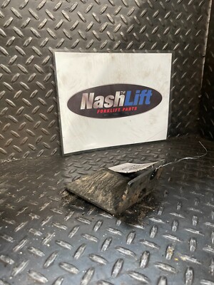 16717-23030-71	BRACKET LOWER LH	FITS TOYOTA 167172303071	GOOD USED	HBU1:138