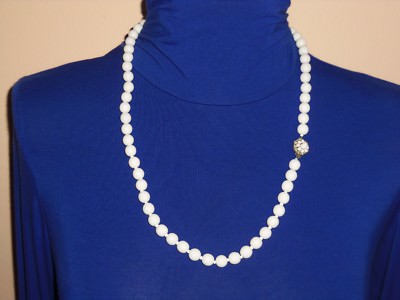 RARE Early 40`s MIRIAM HASKELL Milk Glass Bead Classic Necklace Signed 28''