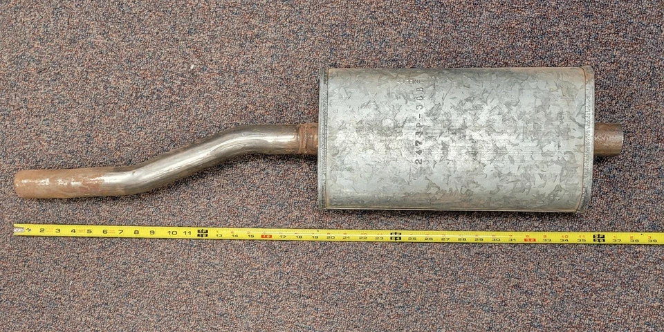 Silenciador de escape doble trasero izquierdo Chrysler Imperial 1957-1958 4 puertas 1856267 nuevo en stock Foto 3 de 4