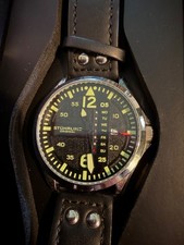 Stuhrling Original Men's Quartz Analog Watch 42mm Black Dial w/ Box Manual