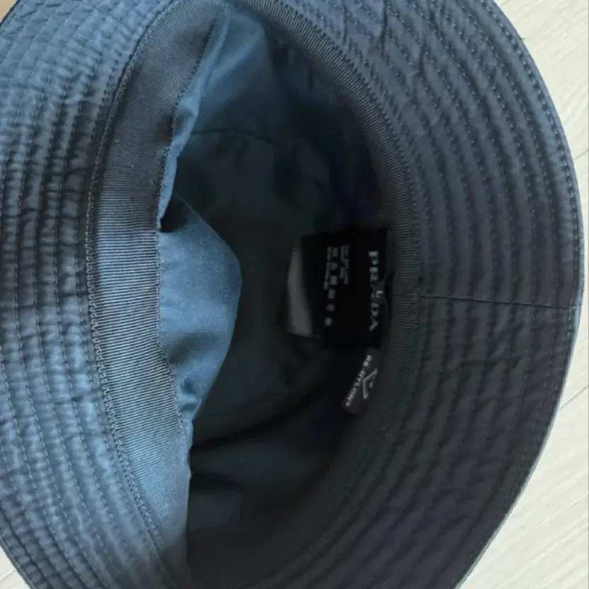 Prada Bucket Hat 1 Wear Black thumbnail 5