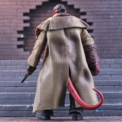 Hellboy The Golden Army Action Figure Mezco 18cm Trench Sigaro Idea Regalo - Imagen 15 de 24