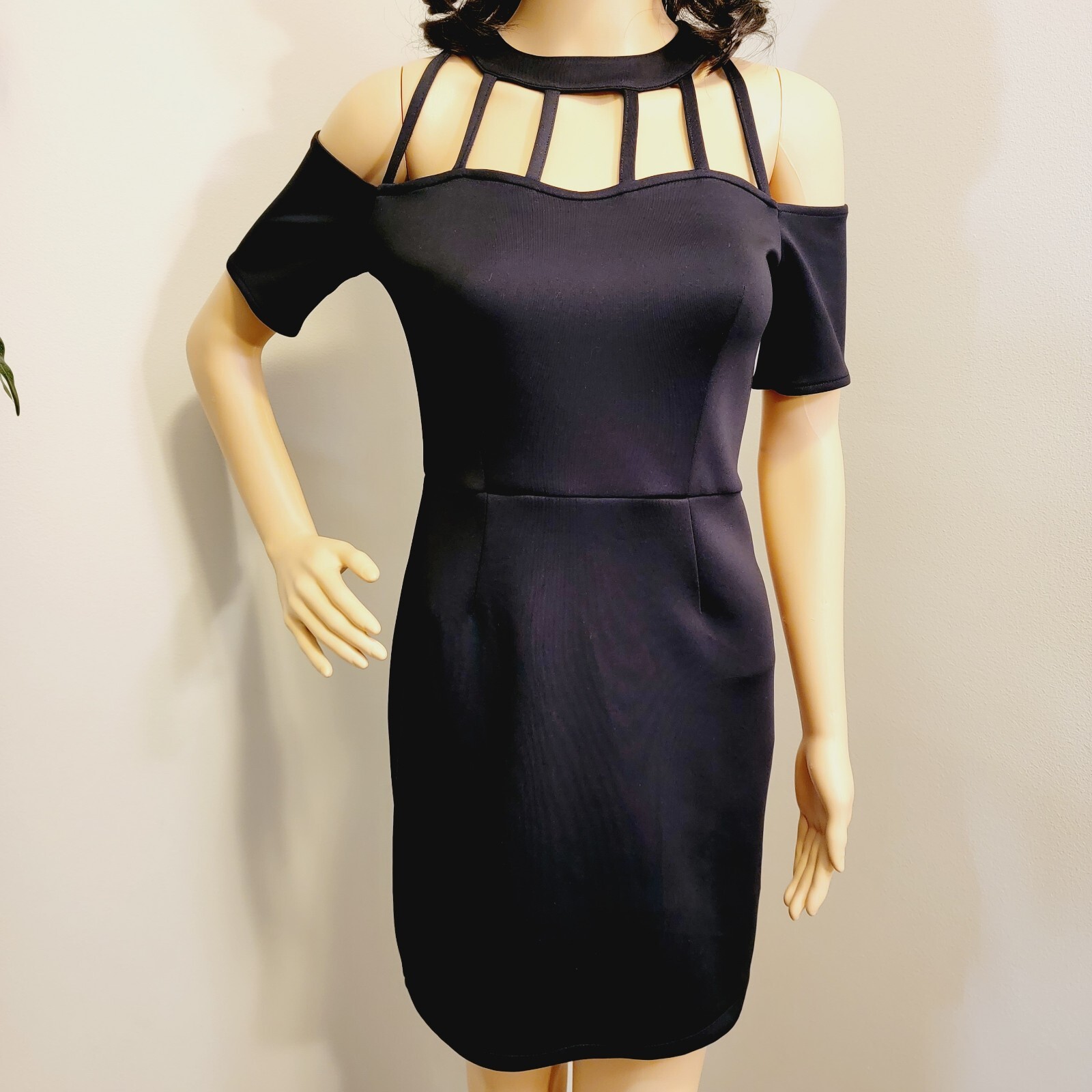 Bold Elements Black Cut Out Exposed Shoulder Stre… - image 1