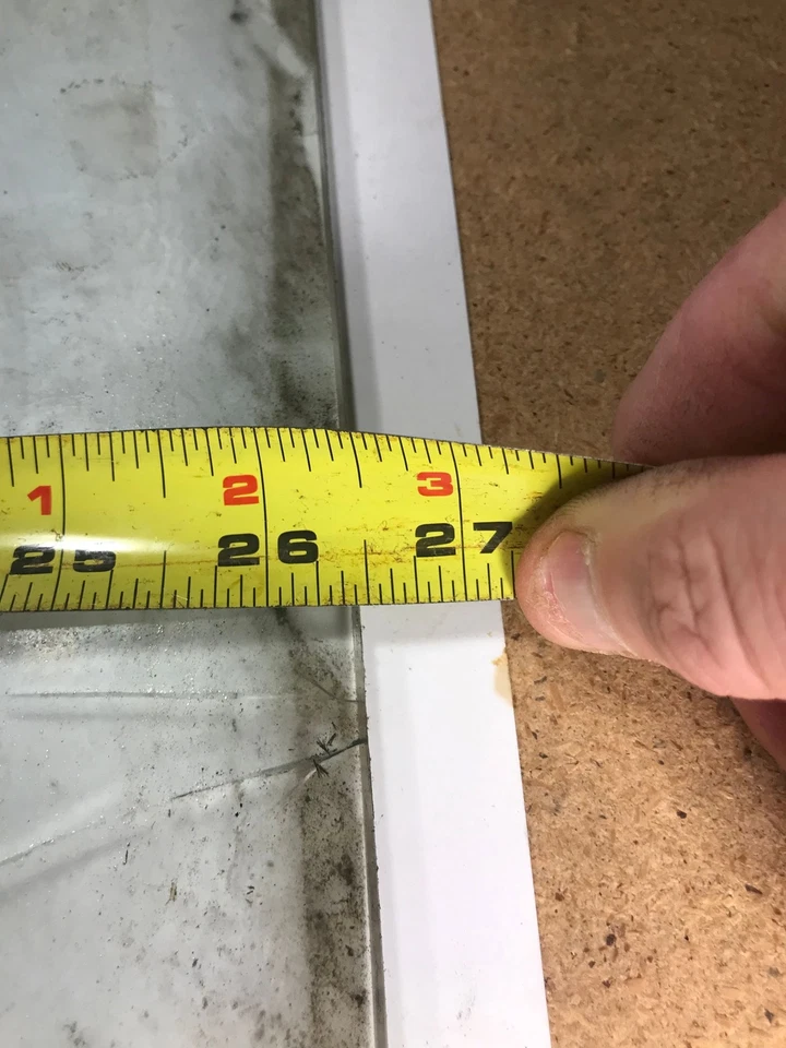 Стекло двери кабриолета Pontiac Chieftain Coupe 1949-1952 годов выпуска - Изображение 3 из 4