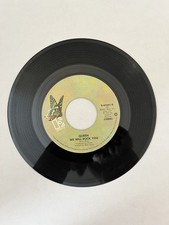 Queen – We Are The Champions B/w We Will Rock You 45 RPM Single 