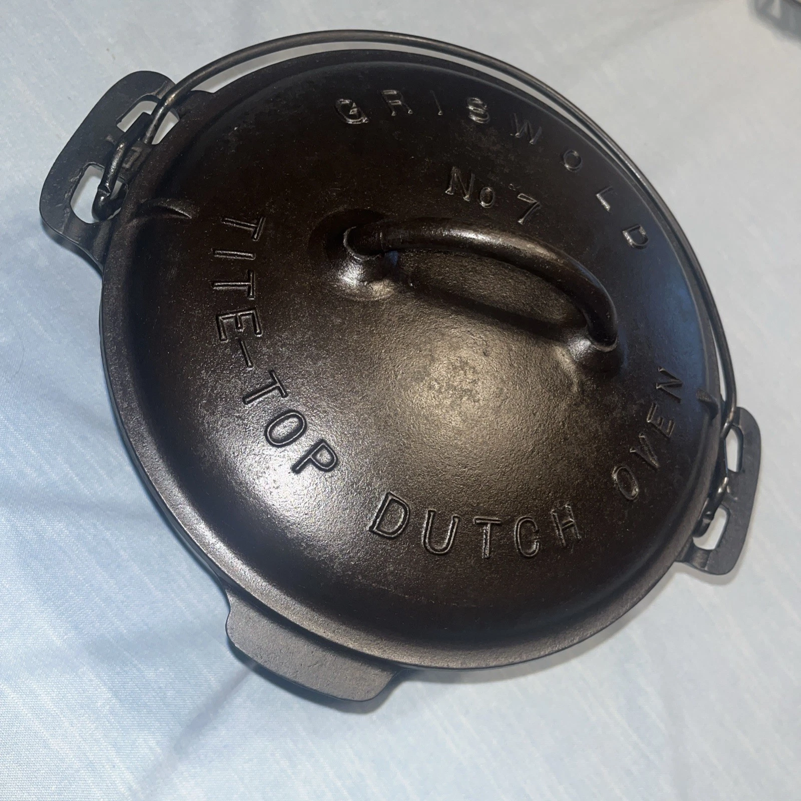Vintage HTF Griswold Cast Iron #7 Tite Top Dutch Oven With Lid