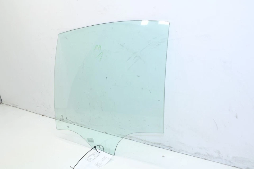 BMW 328I xDrive 2013-2016 SULEV puerta trasera izquierda ventana vidrio 51357259819 OEM Foto 2 de 4