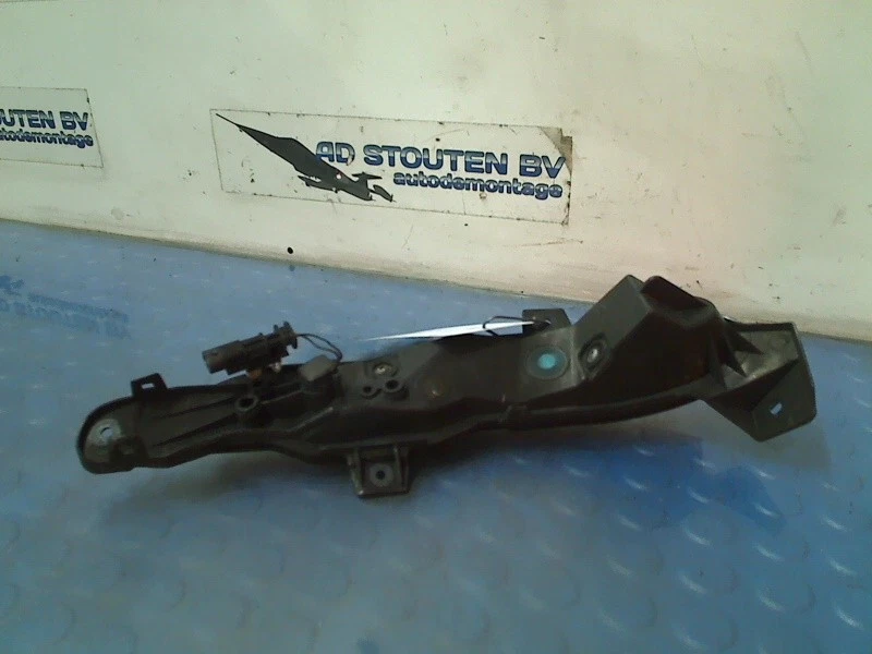 2019 Land + Range Rover Range Rover Velar (LY) RIGHT FOG LIGHT L90087947 - Image 3 of 4