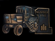 UA17152 NOS VINTAGE 1970s  INTERNATIONAL HARVESTER 1  TRACTOR BELT BUCKLE