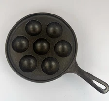 Griswold Vintage 962 Aebleskiver No.32 Danish Pancake Pan 7-Hole Cast Iron