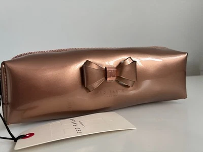TED BAKER Ted Baker Gold Lack Schleife Kosmetiktasche / Federmäppchen Neu