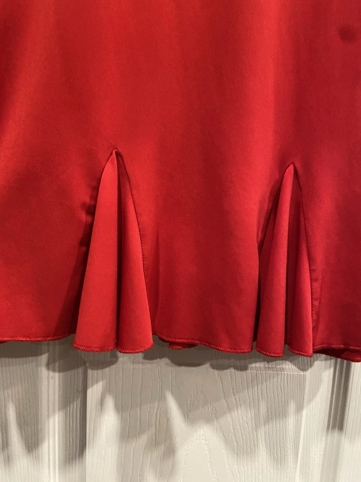 Mini Vestido Pullover George Talla M Rojo Elástico Manga Corta Cuello en V Volantes Dobladillo Foto 4 de 4