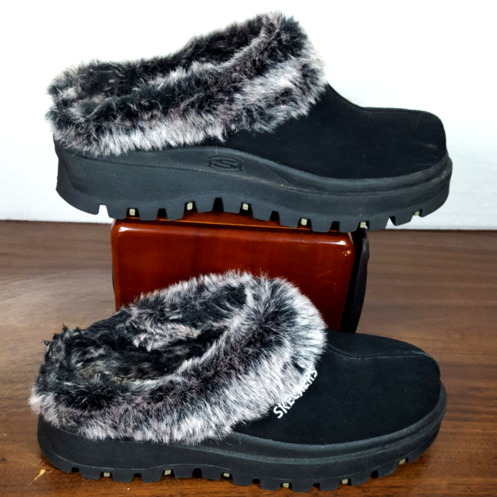 skechers fortress clog slippers