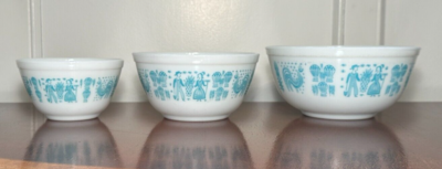 Vtg PYREX Set 3 Turquoise Blue & White Amish Butterprint Nesting