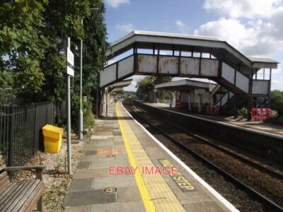 FOTO MIND THE STEP AT ST ERTH MIND YOUR SOCIAL DISTANCING TOO. 2020