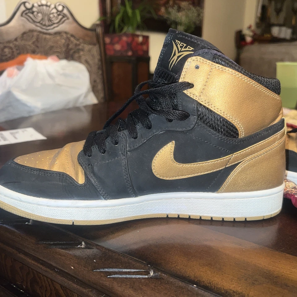 Talla 10 - Air Jordan 1 Retro Alto Melo - Ligeramente Usado, Sin Caja Foto 3 de 4