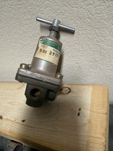 Watts 26A Small Water Pressure Regulator 3-50 PSI 3/8" NPT Brass Valve NOS