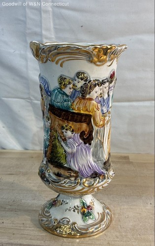 Elpa Alcobaca Portugal Ceramic Vase Bas-Relief Figures Gilded Vintage 9.5" - Picture 3 of 5