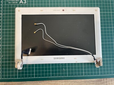 Samsung N145 Plus Netbook Display Einheit Weiß Pink G03
