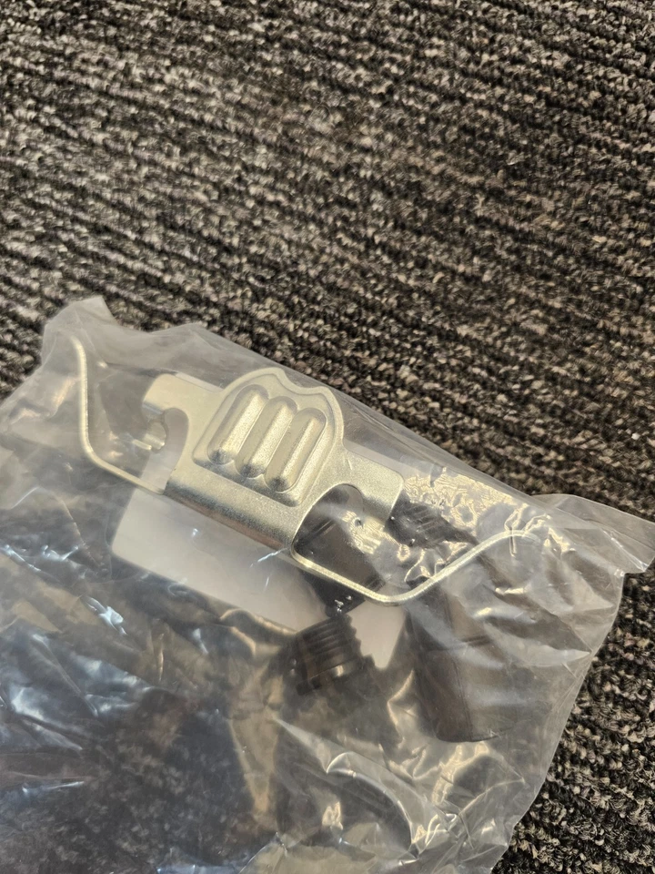 Pinça de freio traseira direita 19-B2940 REMAN para BMW 525i 530i 525xi 535xi - Imagem 2 de 4