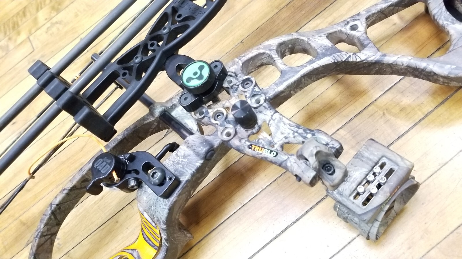 Hoyt Ignite RH Right Handed 1930" 1570 lbs. Compound Bow Hunting