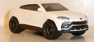 LOOSE 2015 HOT WHEELS 1:64 WHITE '12 LAMBORGHINI URUS WHEEL SWAP REAL RIDERS