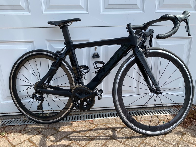 Planet X Stealth Carbon Aero Road Bike | Shimano 105 11-Speed | Carbon Wheels |