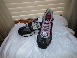 women's skechers steel toe sneakers