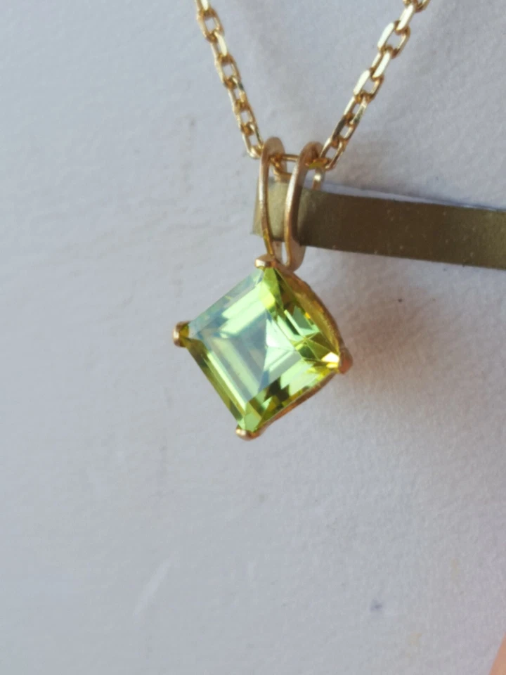 Peridot Labcreated Princess Cut Pendant 14kt Solid Yellow Gold - Image 4 of 4