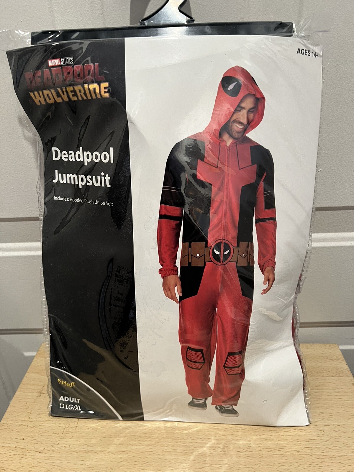 Deadpool Jumpsuit Adult Large/X-Large (L / XL) New Spirit Halloween Costume-image