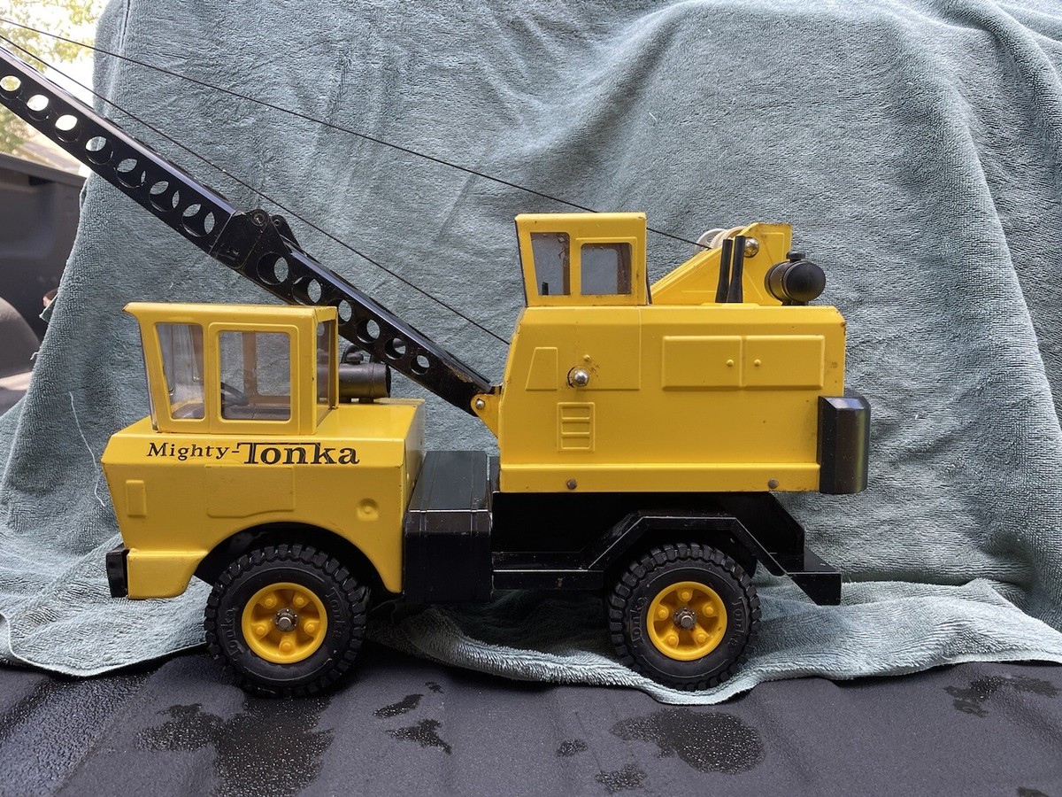 ビンテージ　mighty Tonka Crane マイティ　トンカ　クレーン Mighty Tonka Crane Early 1965 Drilled Wheels Pressed Steel