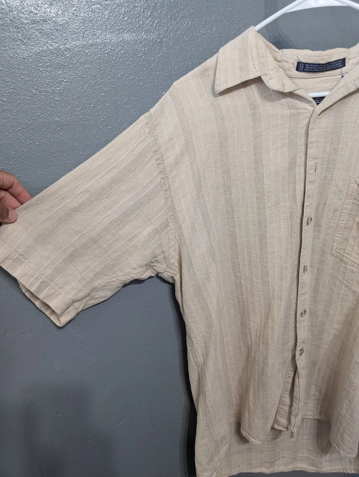 Camisa Van Heusen Para Hombre Mediana Abotonada Manga Corta Mezcla de Lino Bolsillos Beige Foto 2 de 4