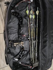 Bowtech Specialist RH Compound Bow 29in Draw 60/70lb Black/Red Carbon