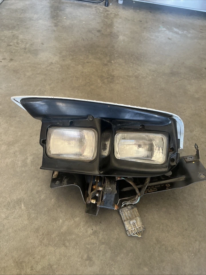 Левый мотор фары в сборе 98-02 Firebird от оригинального производителя белый - Изображение 4 из 4