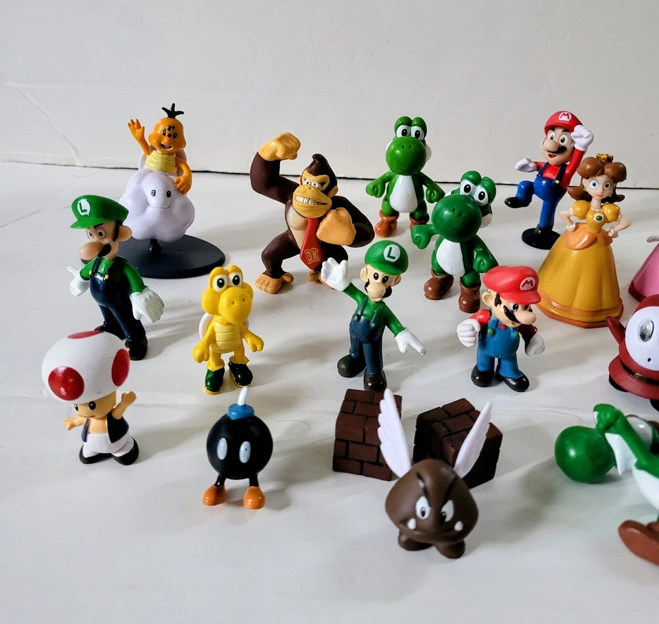 Nintendo Super Mario Brothers Bros Mixed Lot of 20 Pieces Action Figures Yoshi - Image 3 of 4