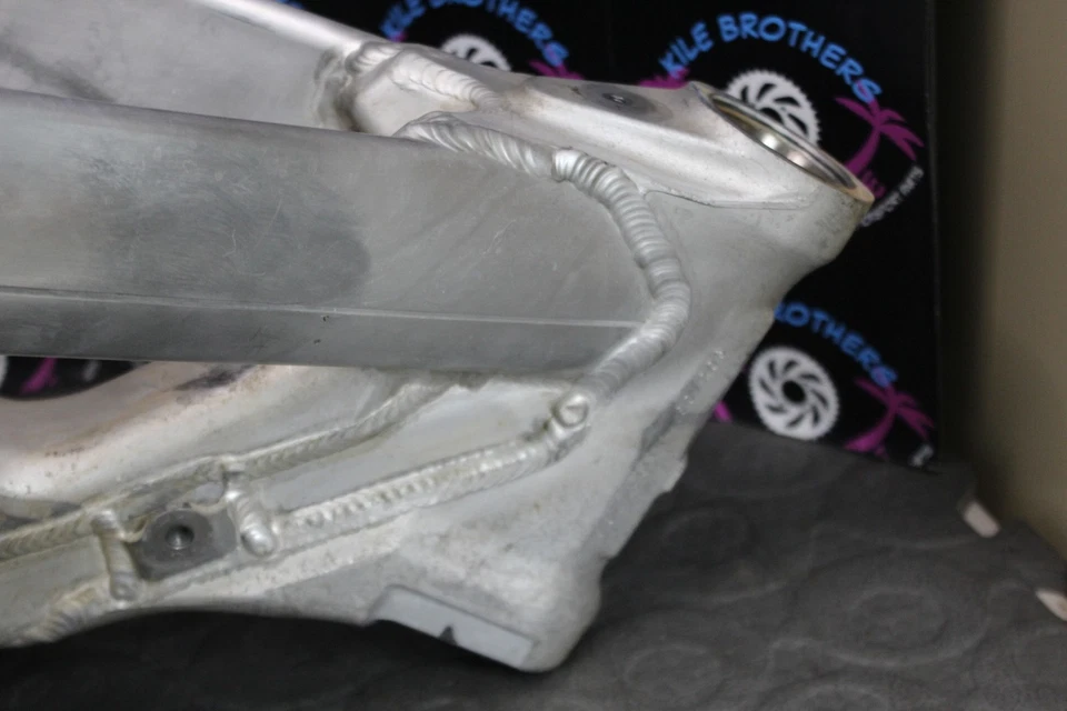 Honda CRF250X 2004 OEM cuadro principal chasis chasis 50010-KSC-000 Foto 2 de 4