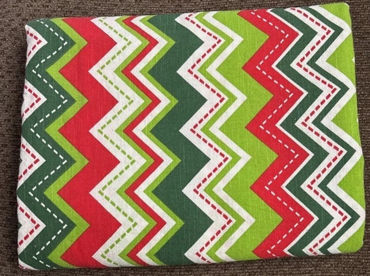 Christmas Tablecloth Red White Green Chevron Strps,100% Cotton 60x96 - Image 4 of 4